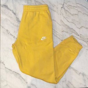 Nike Club Joggers